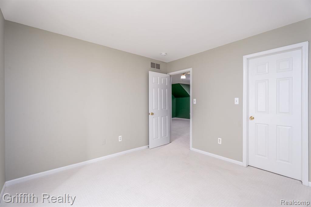 389 WOODFIELD SQUARE Lane, Brighton, MI 48116 — Photo 21