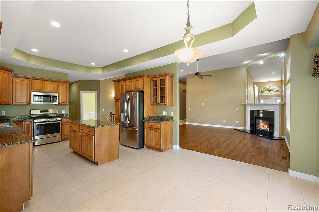49763 Decker Drive, Shelby Twp, MI 48317 — Photo 20