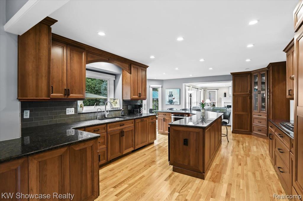 45776 Bristol Circle, Novi, MI 48377 — Photo 13