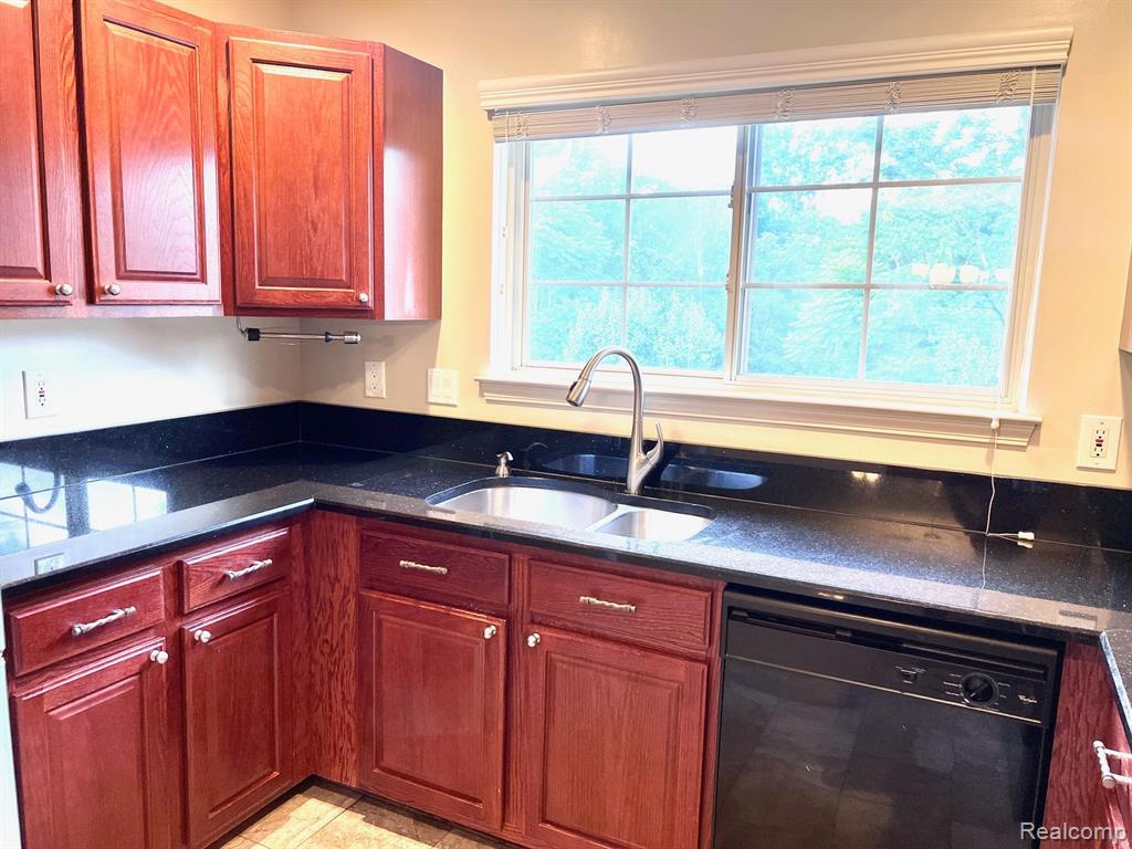 683 RIVER PARK VILLAGE Boulevard, Northville, MI 48167 — Photo 16