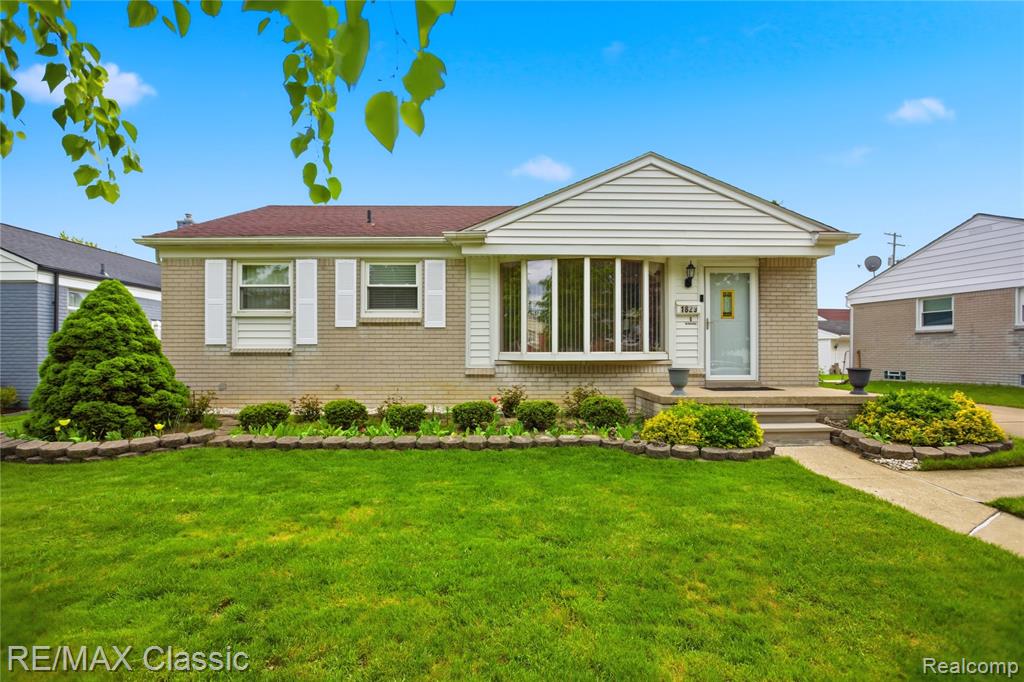 1829 Alard Avenue, Lincoln Park, MI 48146 — front exterior