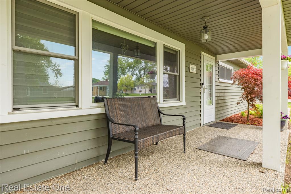2262 Kohler Street, Waterford, MI 48329 — Photo 3