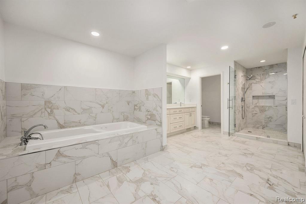 5459 Bristol Parke Drive, Clarkston, MI 48348 — Photo 22