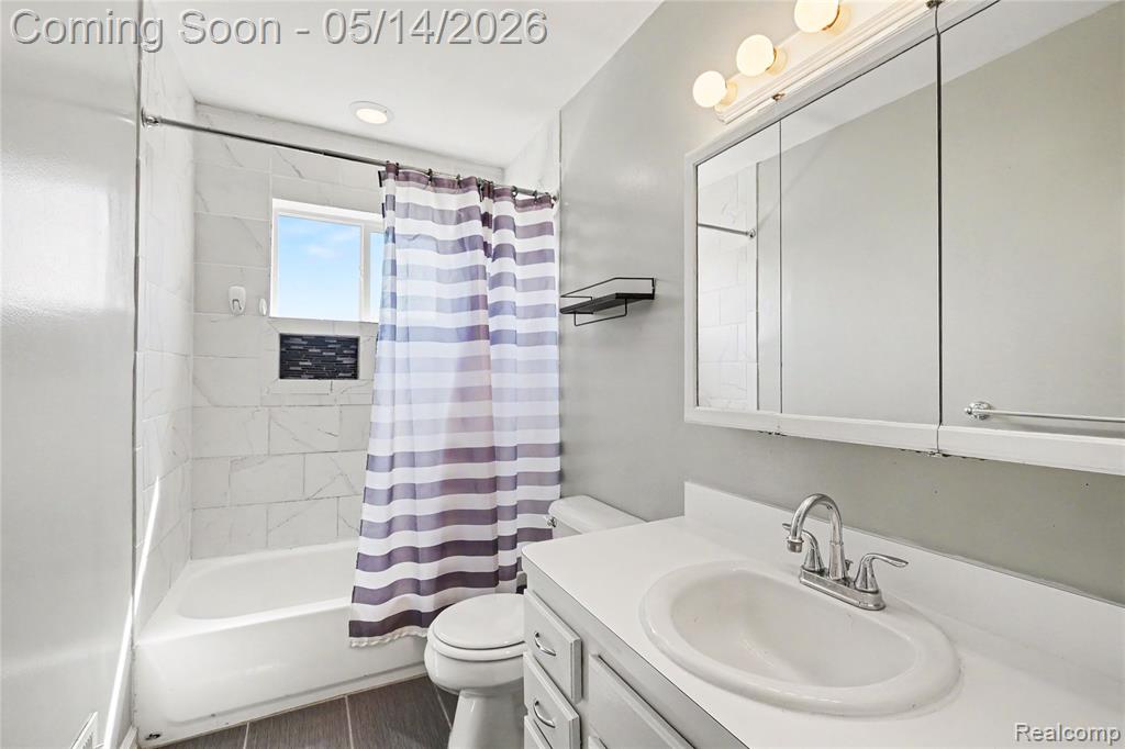 7409 Seymour Road, Swartz Creek, MI 48473 — Photo 17