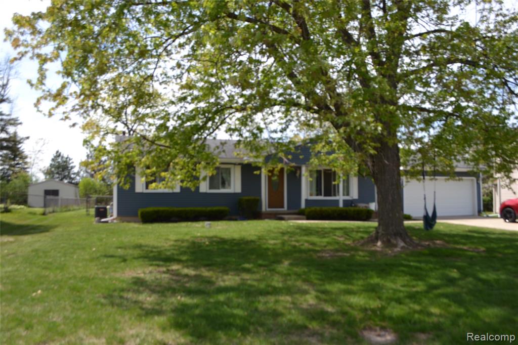 5448 FAIRVIEW Drive, Grand Blanc, MI 48439 — front exterior