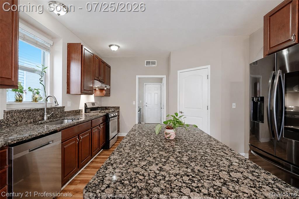 27089 Maxwell Court, Novi, MI — Photo 23