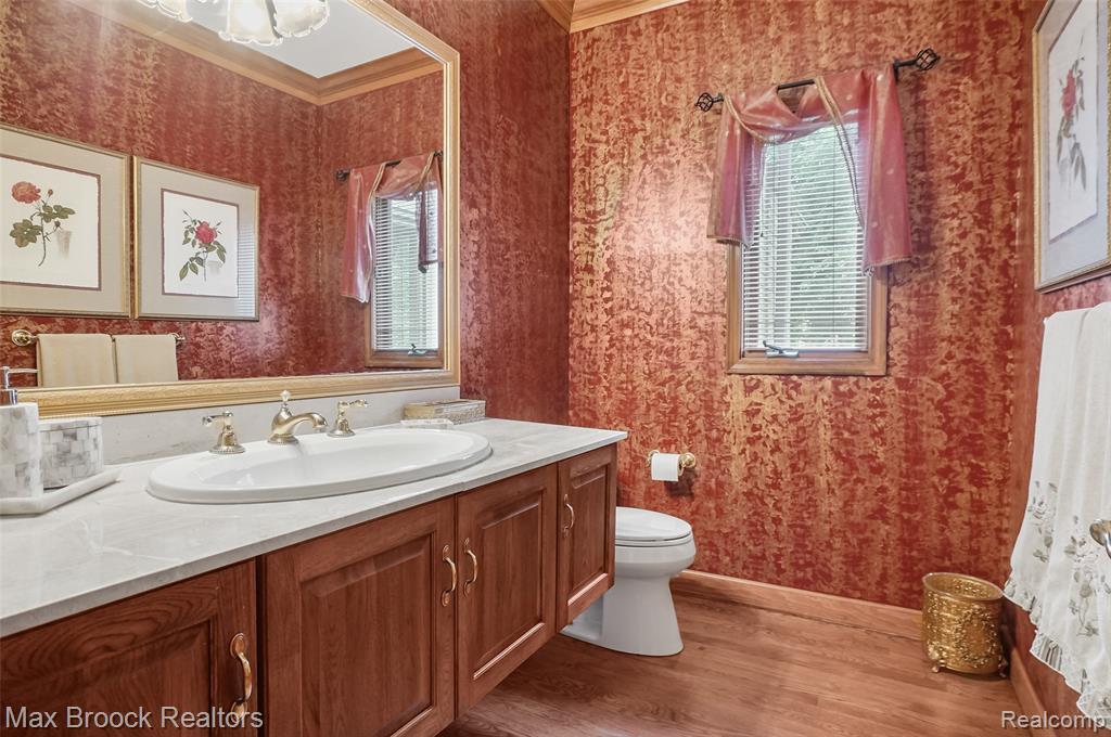 60 Kingsley Manor Drive, Bloomfield Hills, MI 48304 — Photo 18