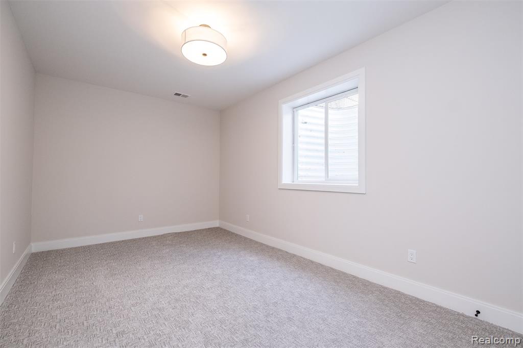 4428 Tonawanda Avenue, Royal Oak, MI 48073 — Photo 51