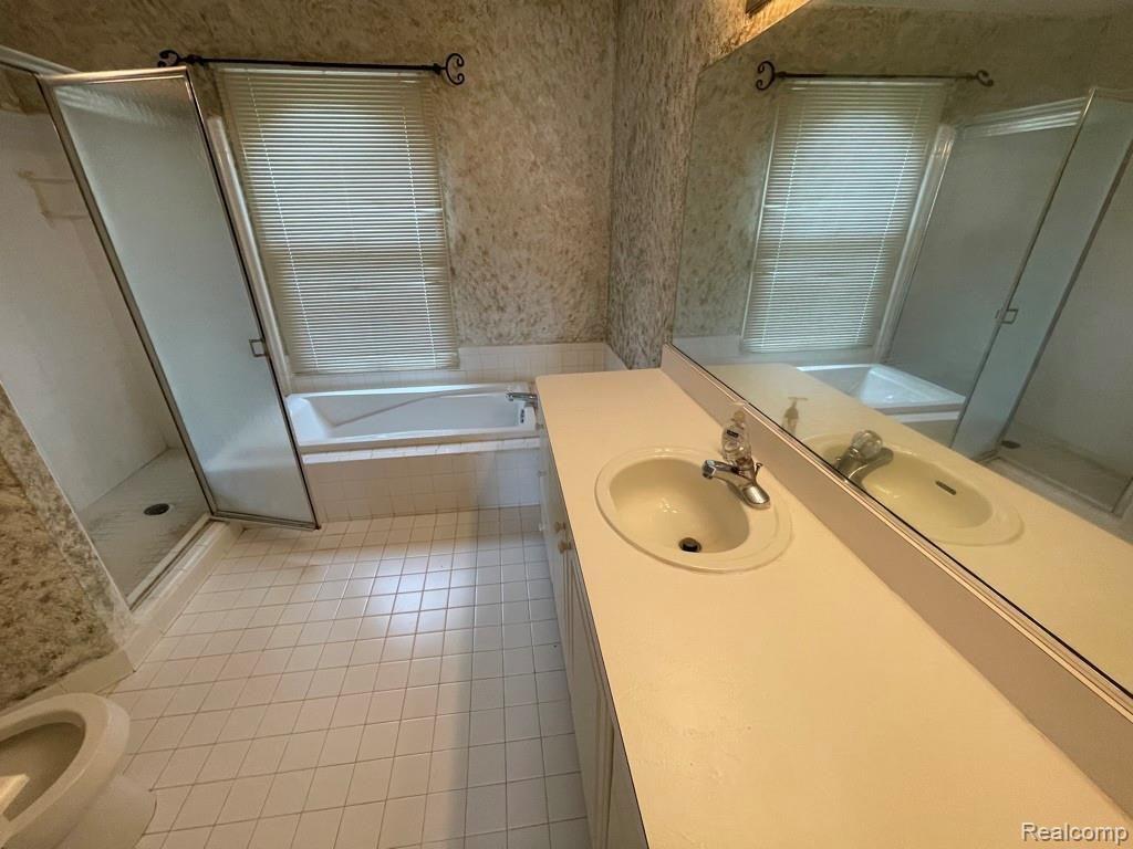 43590 WENDINGO Court, Novi, MI — Photo 18