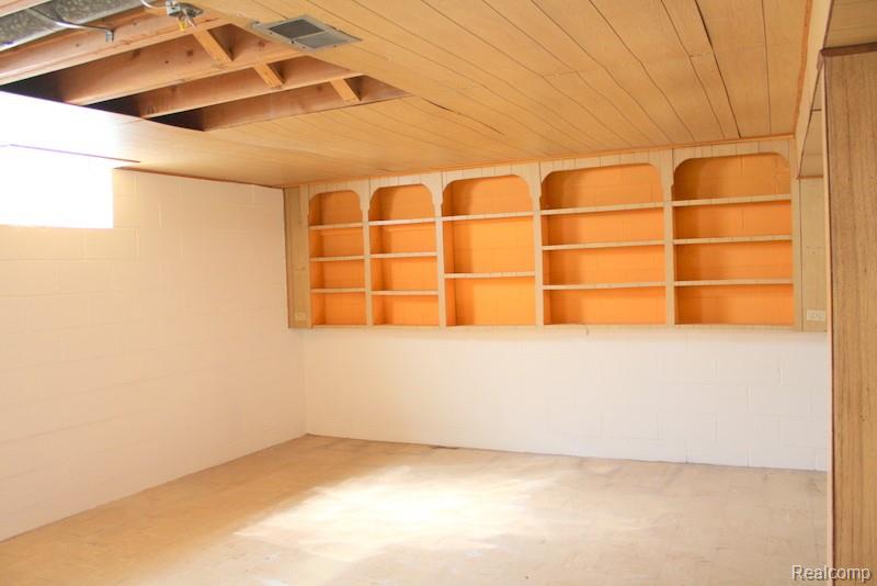 9045 Carter Avenue, Allen Park, MI 48101 — Photo 37