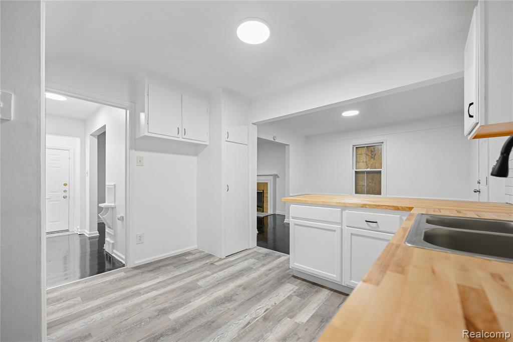 8130 Ward Street, Detroit, MI 48228 — Photo 15