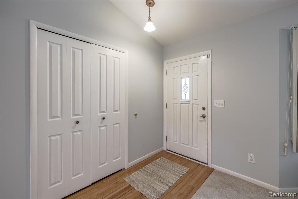 948 McClellan Street, Lake Orion, MI 48362 — Photo 4