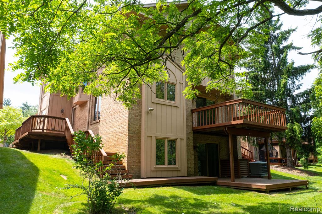 22140 River Ridge Trail, Farmington Hills, MI 48335 — Photo 23