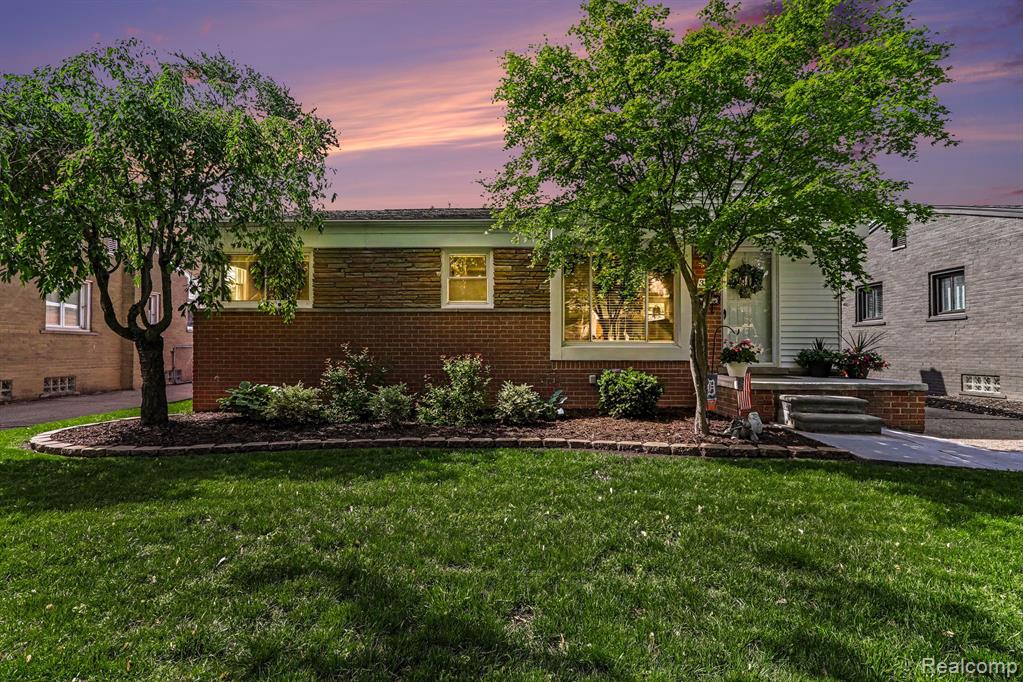 332 E Parker Avenue, Madison Heights, MI 48071 — Photo 36