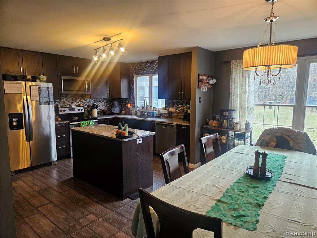 5244 Applewood Drive, Flushing, MI 48433 — Photo 4