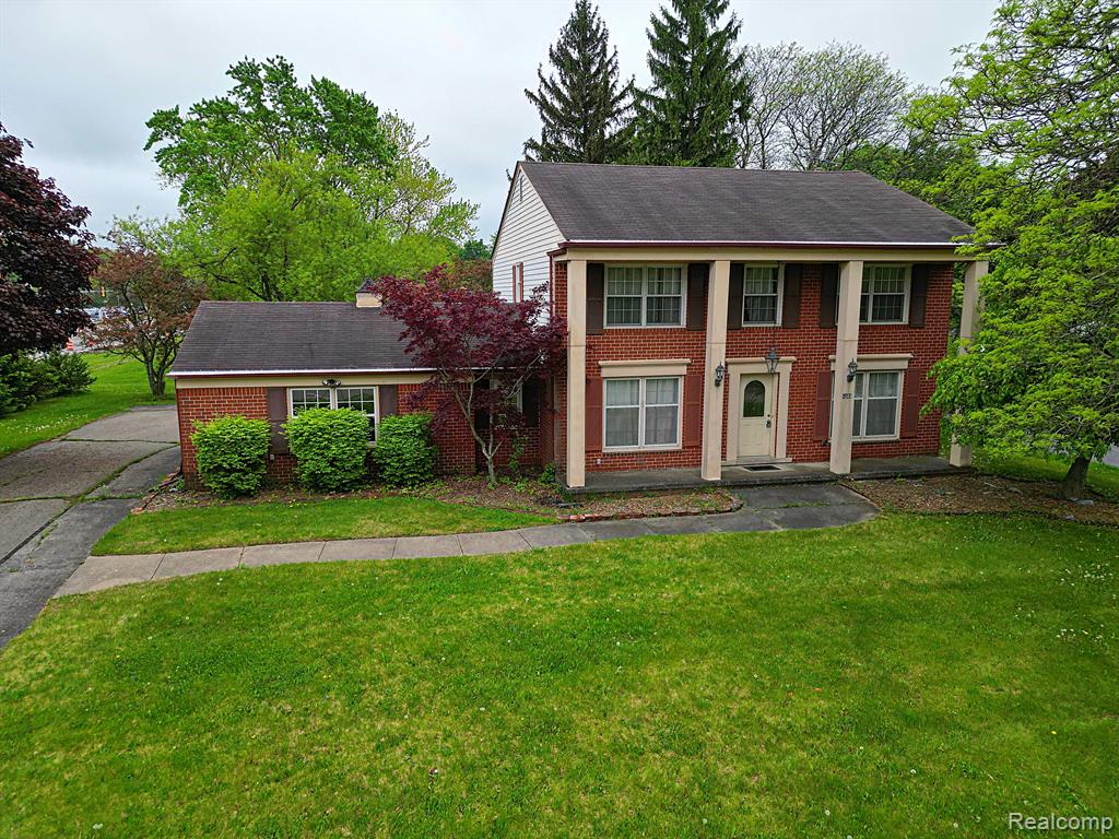 4003 OLD DOMINION Drive, West Bloomfield, MI 48323 — Photo 2