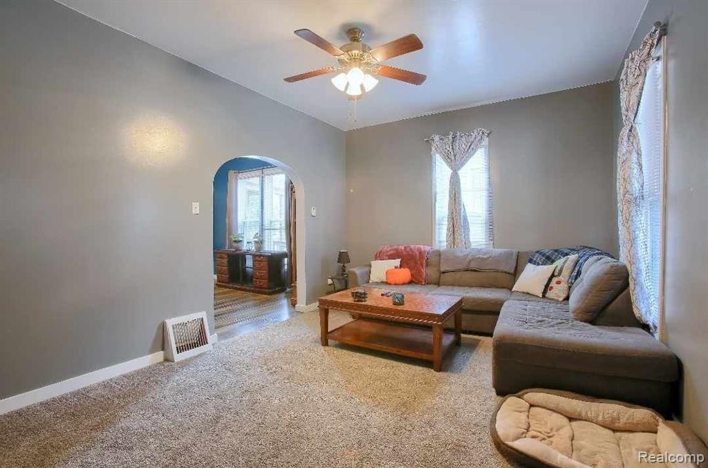 936 Pine Street, Port Huron, MI 48060 — Photo 4
