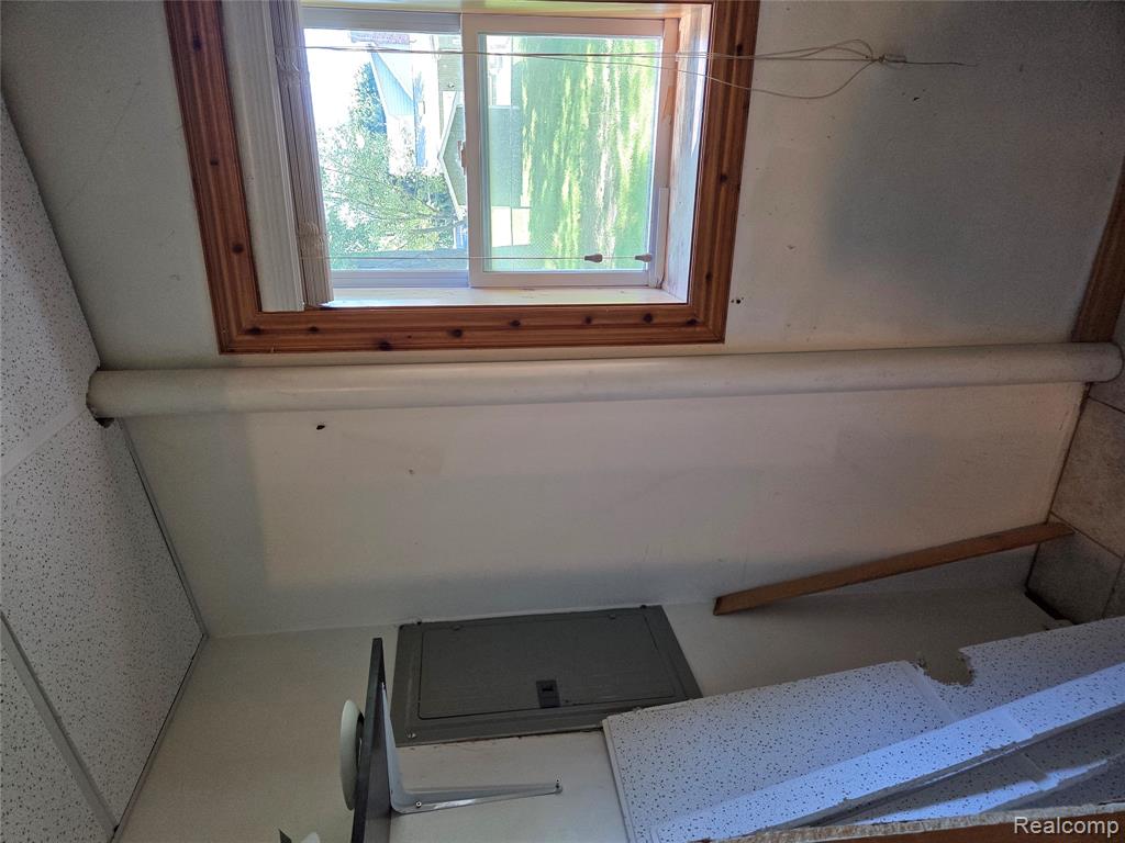 941 Burlingham Street, Oxford, MI 48371 — Photo 11