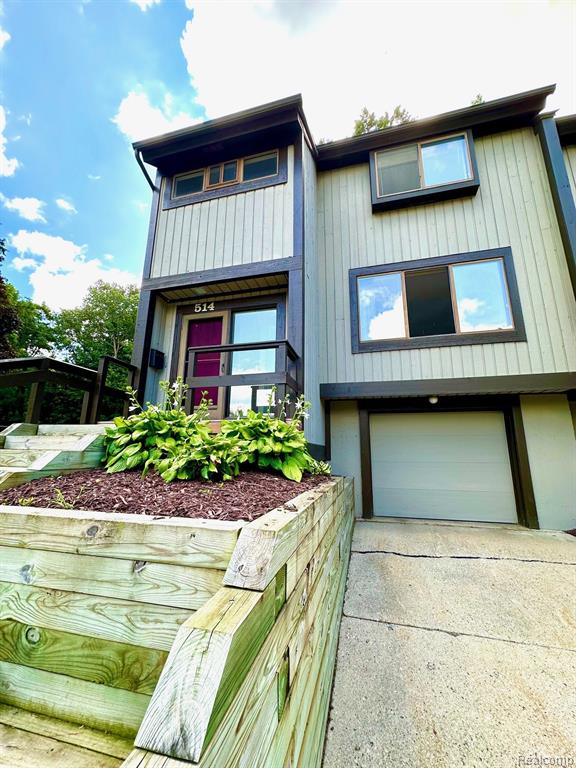 514 VICTORIA Square, Brighton, MI 48116 — Photo 2