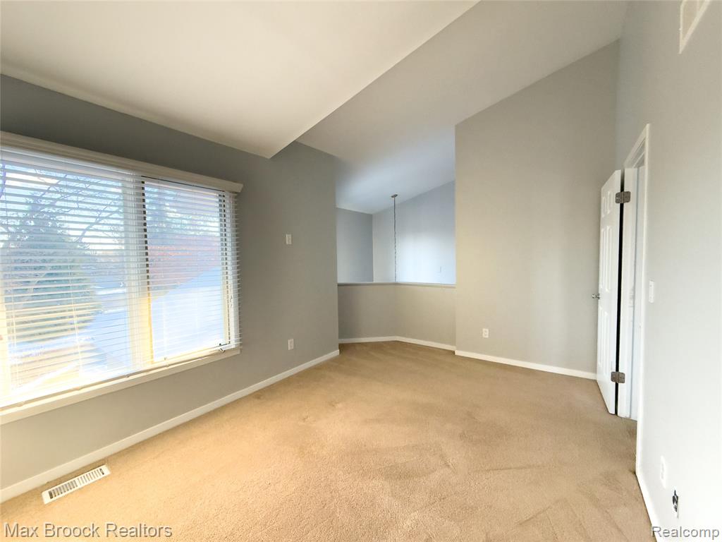 4013 Foxpointe Drive, West Bloomfield, MI 48323 — Photo 19