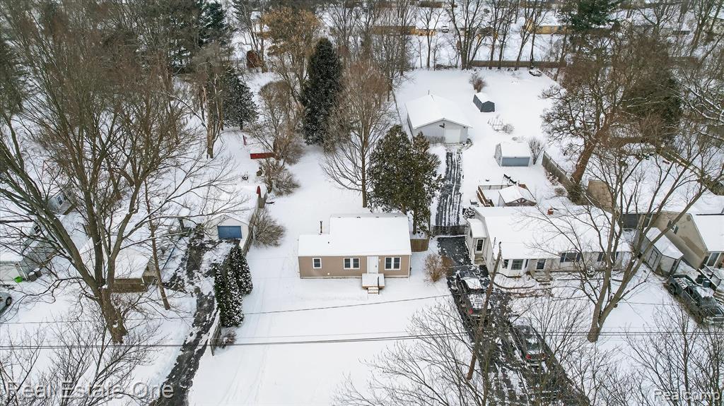 3267 Mills Acres Street, Flint, MI 48506 — Photo 36