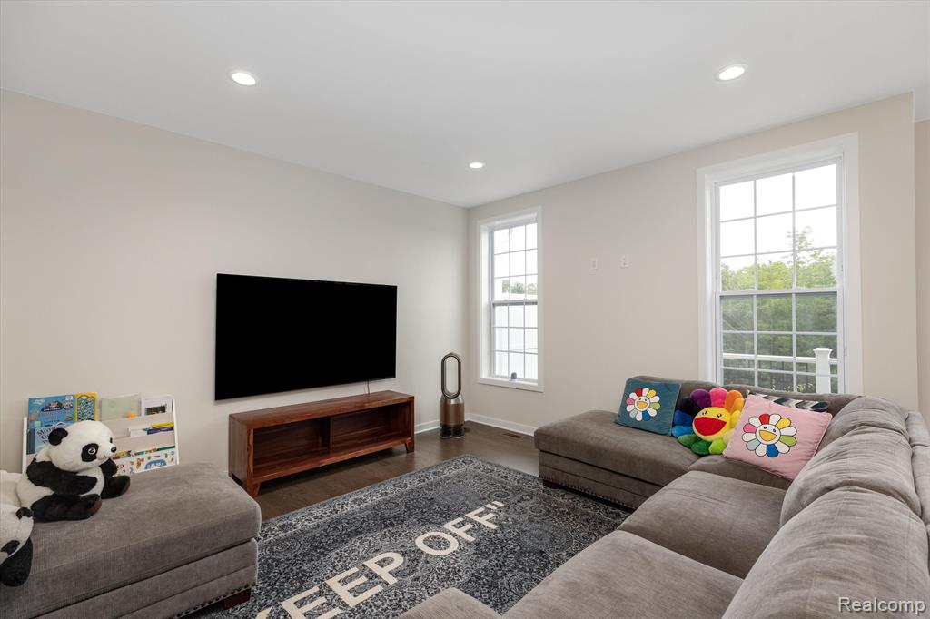 2846 RIDINGTON Road, Ann Arbor, MI 48105 — Photo 15