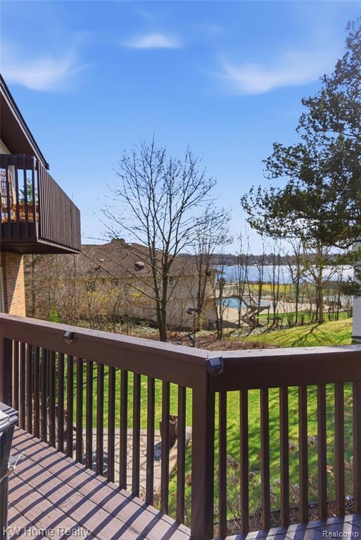 4749 Tara Court, West Bloomfield, MI 48323 — Photo 31
