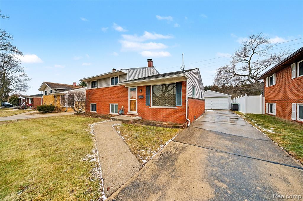 9228 Mueller Street, Taylor, MI 48180 — Photo 23
