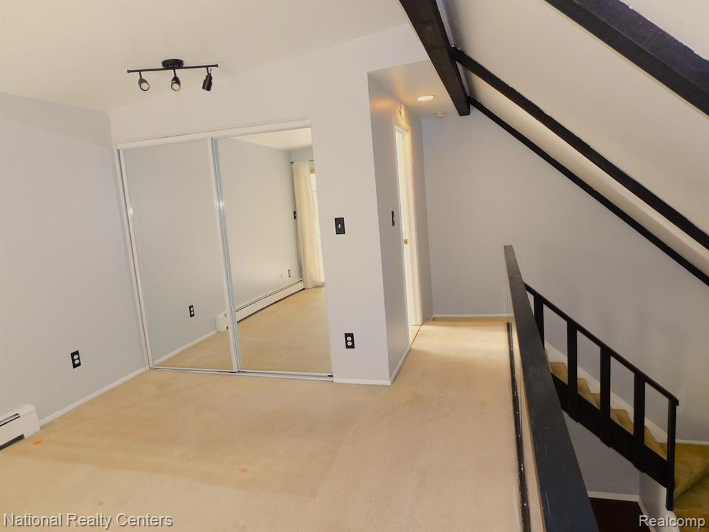 2334 W 14 MILE Road, 11, Royal Oak, MI 48073 — Photo 12