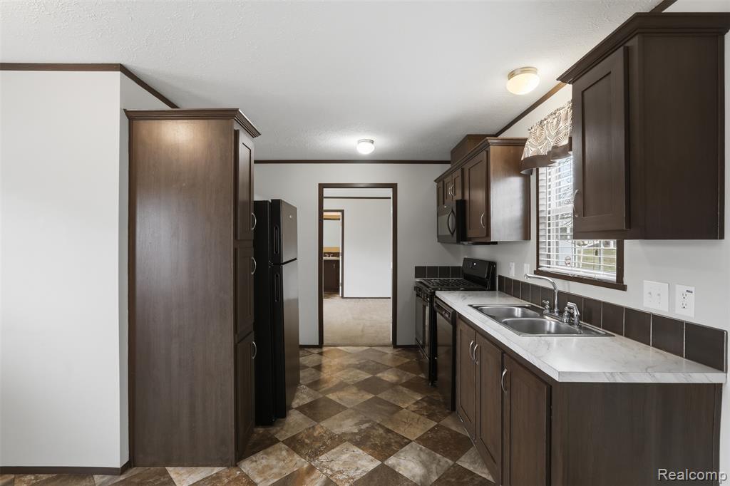 807 Swan Street, Rochester Hills, MI 48309 — Photo 7