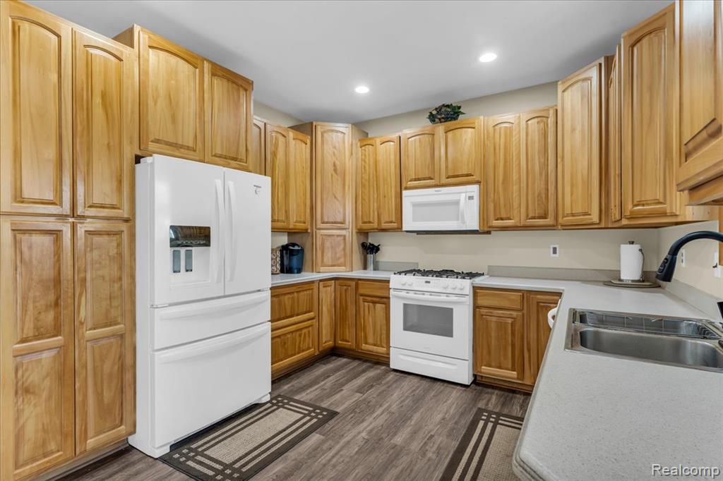 27520 West Road, New Boston, MI 48164 — Photo 33