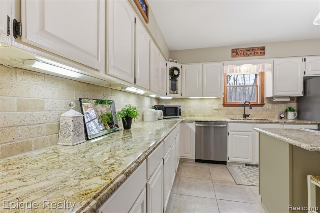 3730 Winding Pine Drive, Metamora, MI 48455 — Photo 15