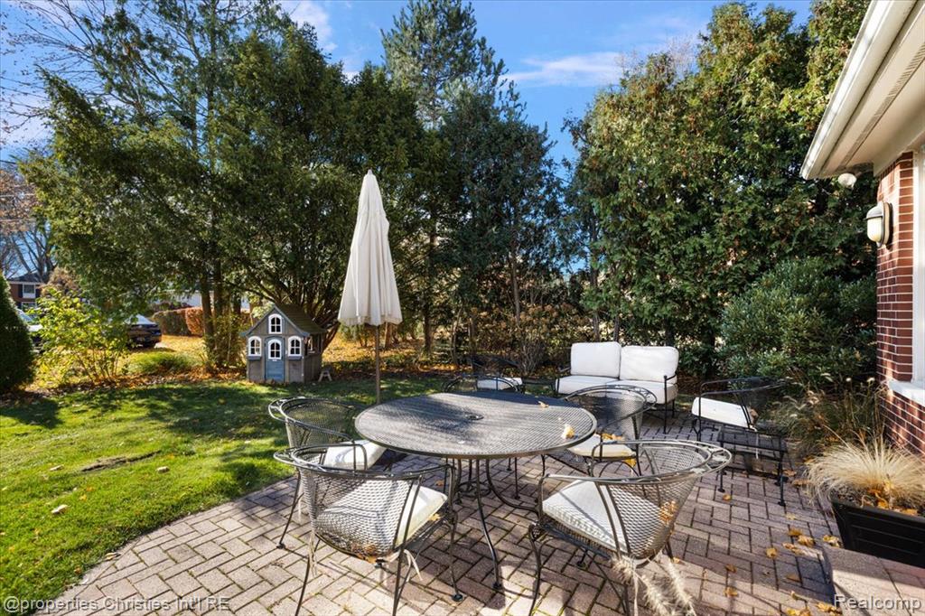2579 Amberly Road, Bloomfield, MI 48301 — Photo 52