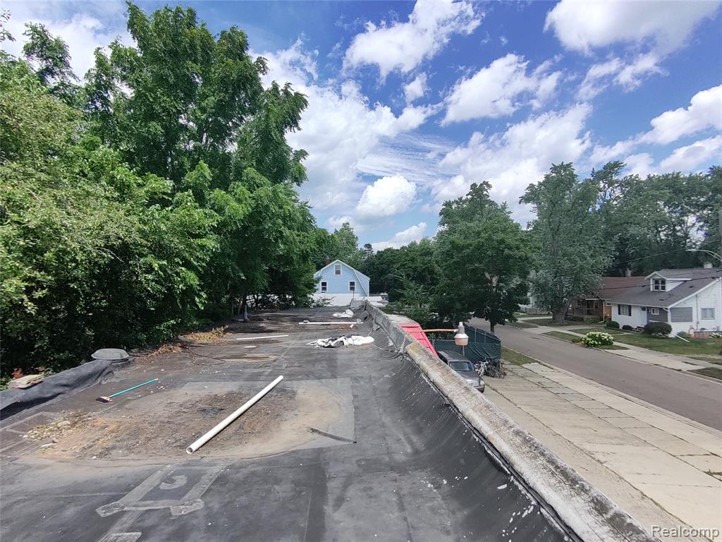 800 W Mount Hope Avenue, Lansing, MI 48910 — Photo 3