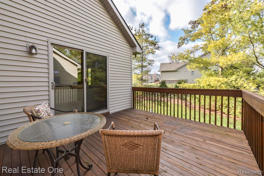938 MILDRED J Court, Brighton, MI 48116 — Photo 18