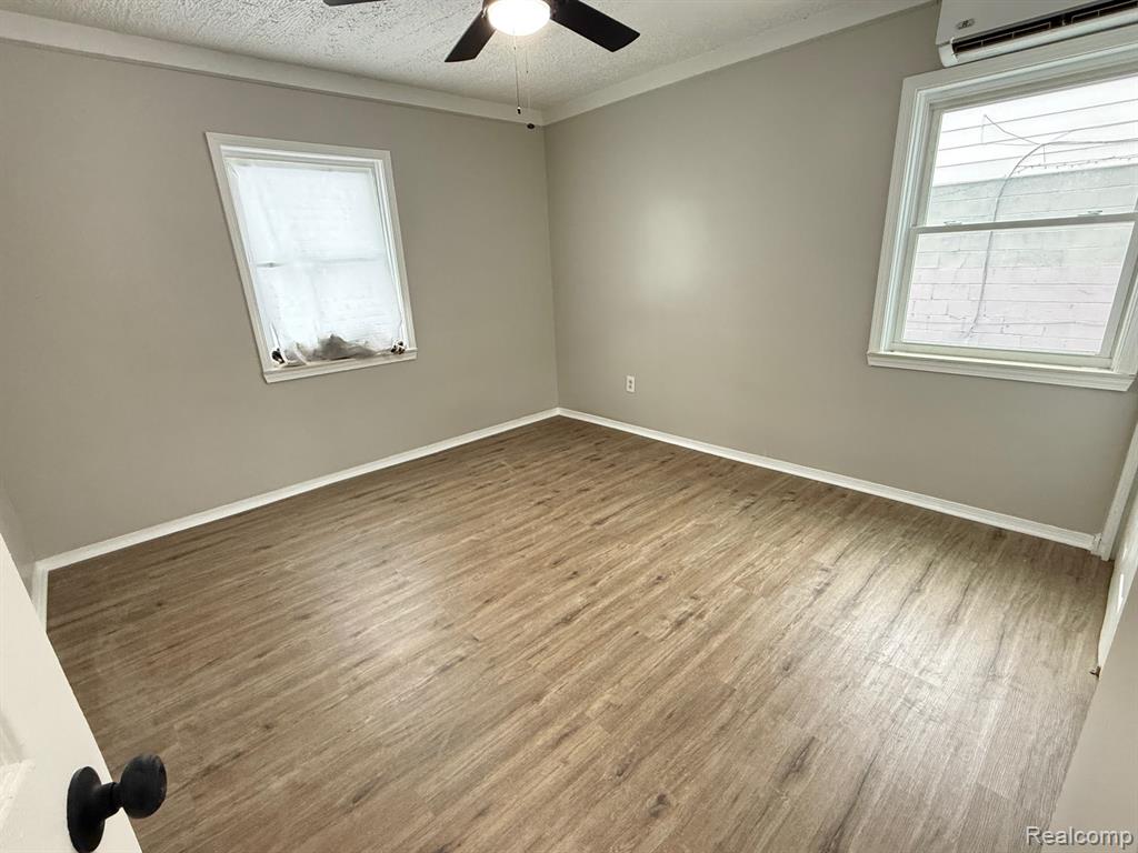 7331 Drexel Street, Dearborn Heights, MI 48127 — Photo 11