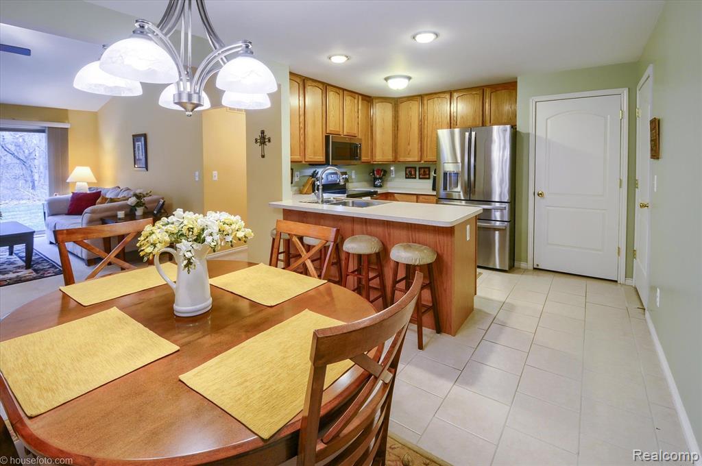 17430 N LUCILLE Circle, New Boston, MI 48164 — Photo 17