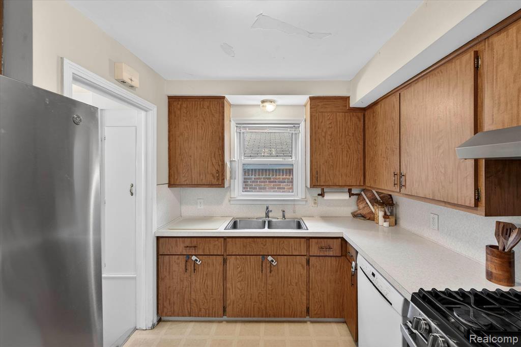 9619 Mayfield Street, Livonia, MI 48150 — Photo 14