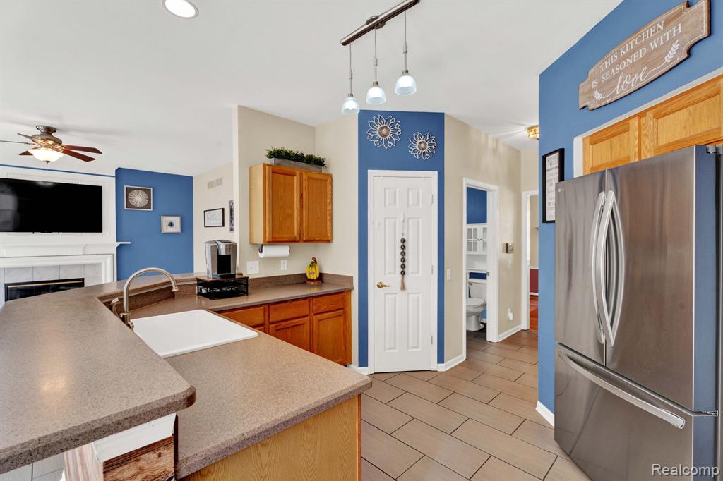 8155 Parkside Drive, Westland, MI — Photo 19
