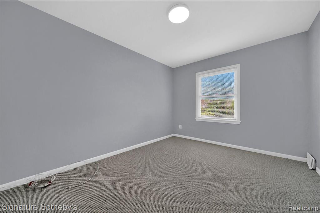 817 W 12 MILE Road, Royal Oak, MI 48073 — Photo 11
