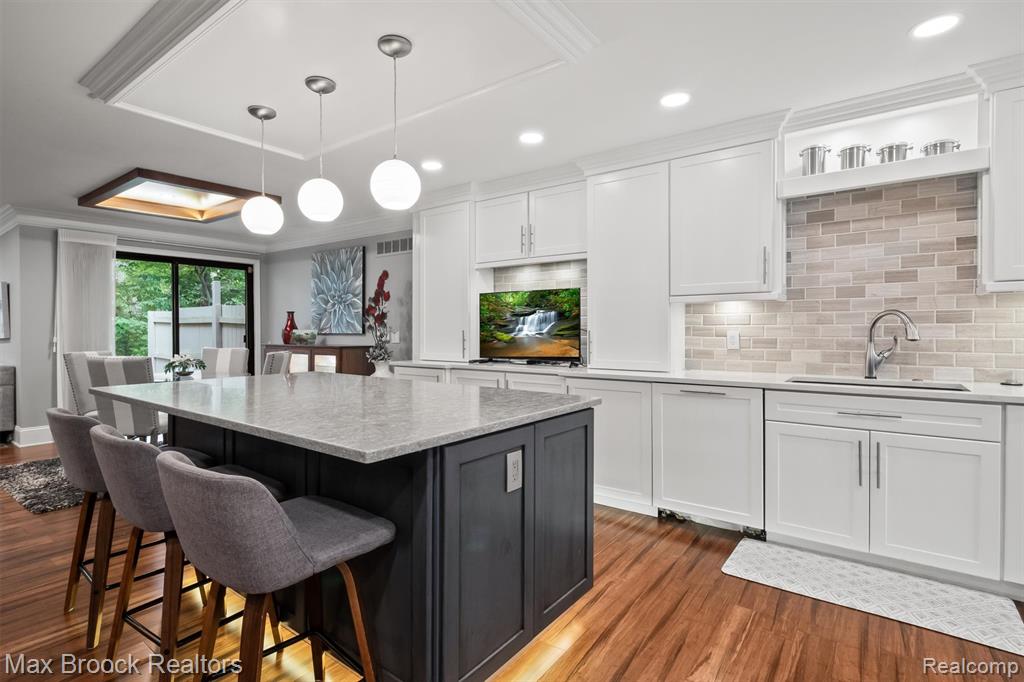 1276 Greenglen Court, Bloomfield Hills, MI 48304 — Photo 12