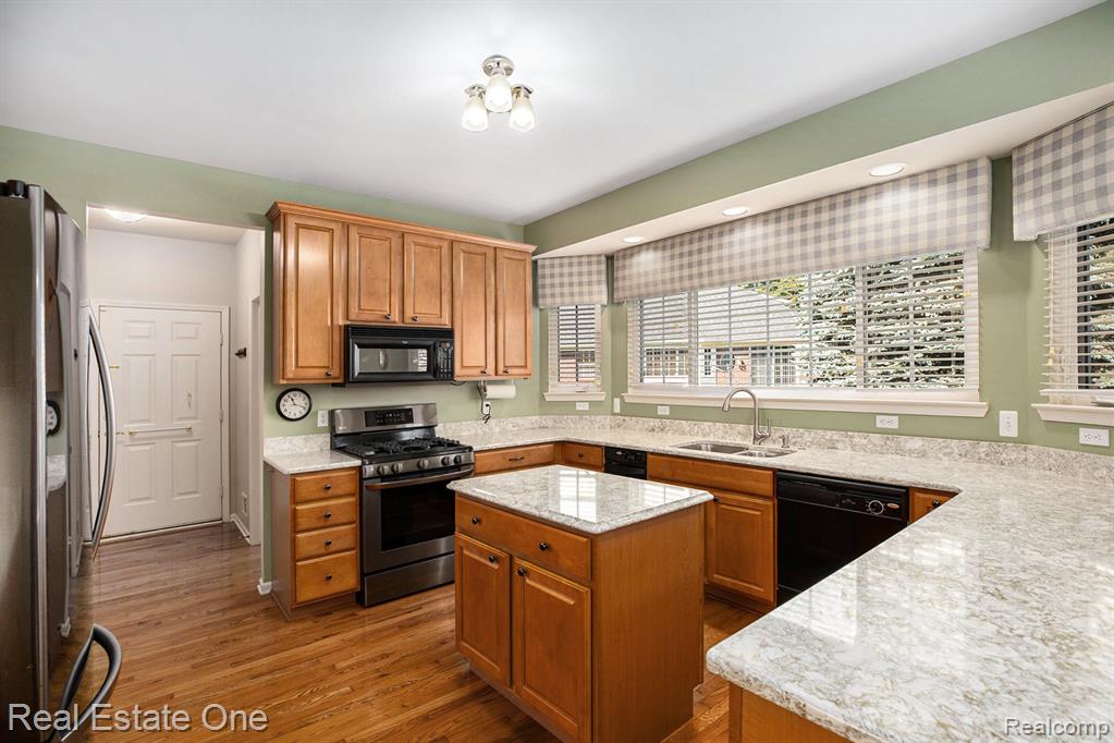 44345 Nova Drive, Sterling Heights, MI 48314 — Photo 5