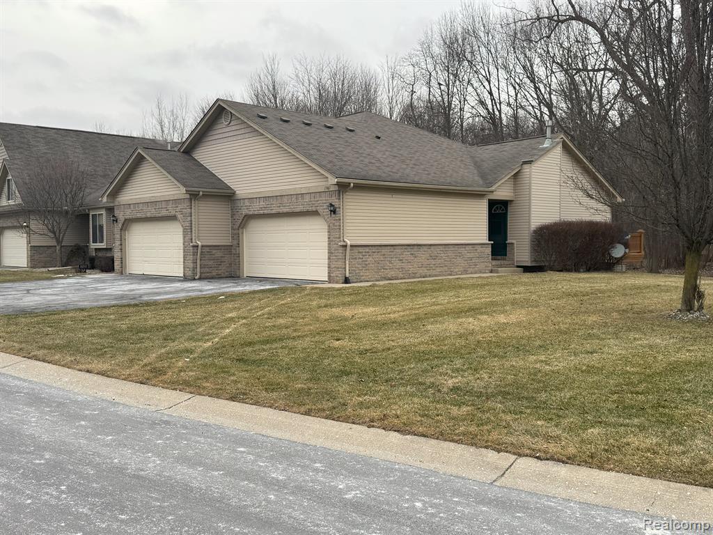 17465 AVA, New Boston, MI 48164 — front exterior