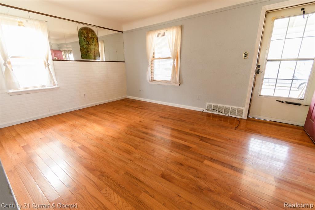 7961 WEDDEL Street, Taylor, MI 48180 — Photo 4