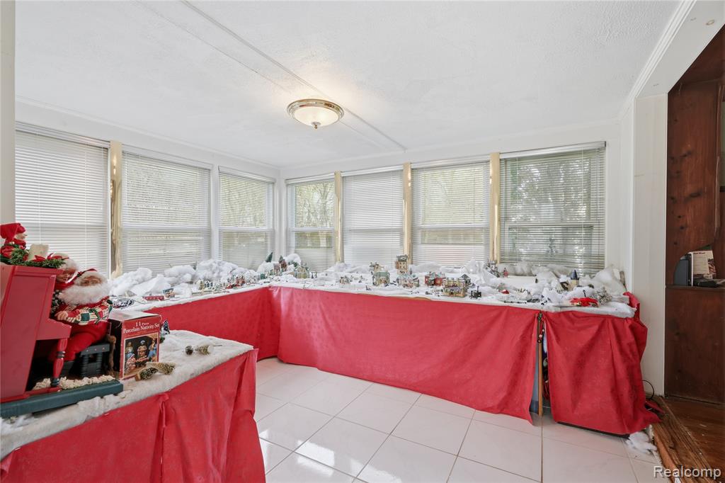 27881 Rackham Drive, Lathrup Village, MI 48076 — Photo 14