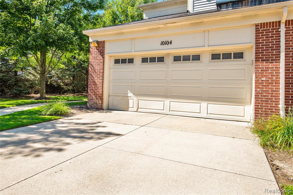10104 Jasmine Drive, Walled Lake, MI 48390 — Photo 2