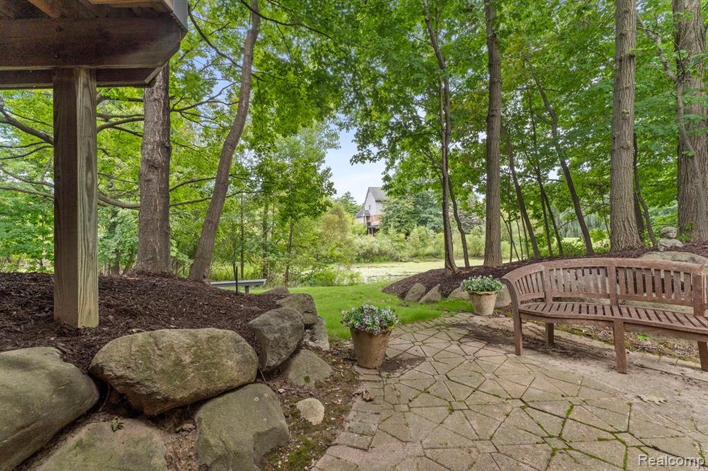6775 Carlyle Crossing, West Bloomfield, MI — Photo 38