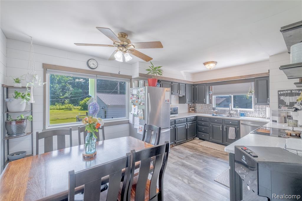 911 Worchester Drive, Fenton, MI 48430 — Photo 8