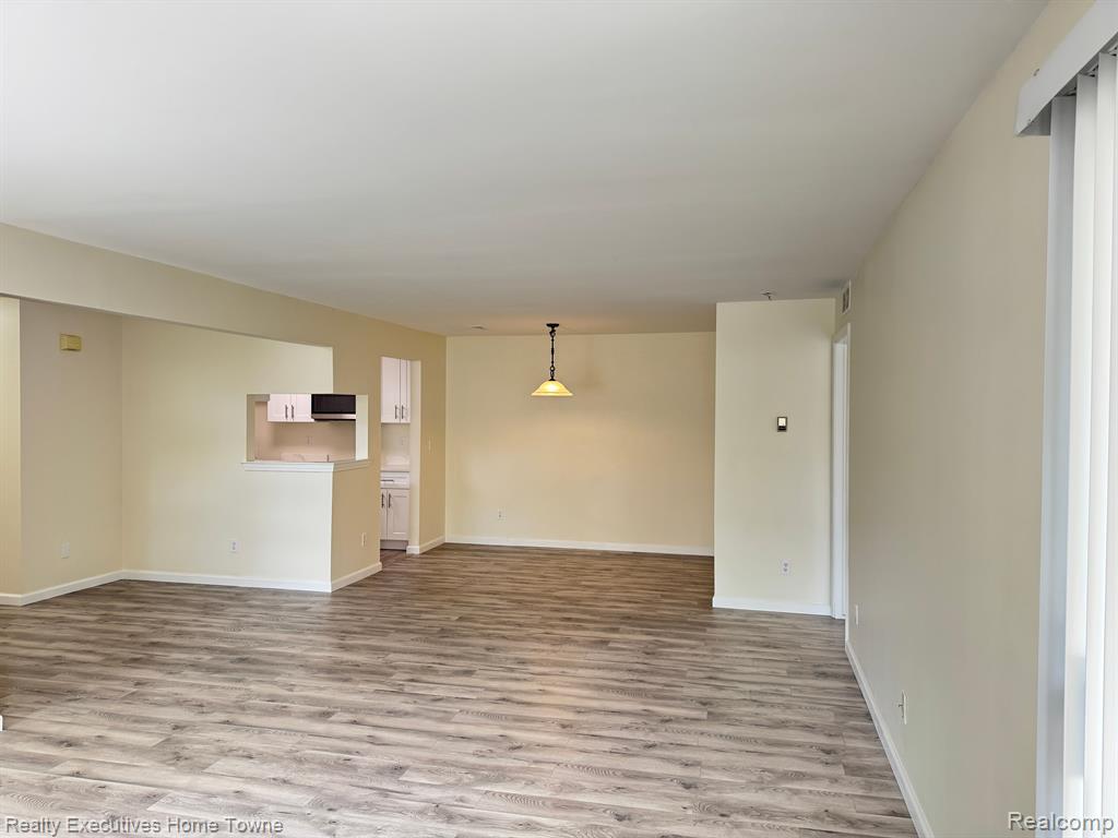 5685 PINE AIRES Drive, Sterling Heights, MI 48314 — Photo 5