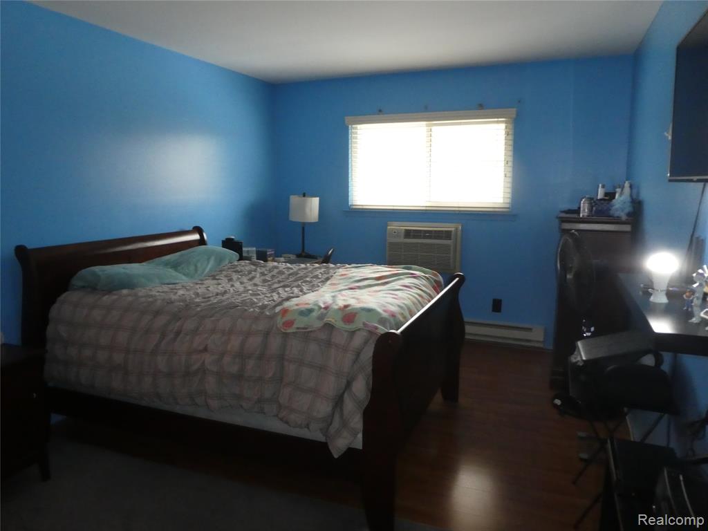 7482 Woodview Street, 4, Westland, MI — Photo 38
